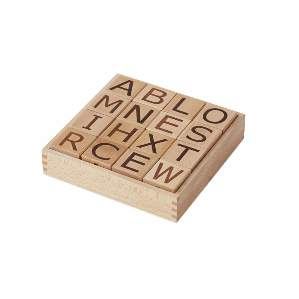 Houten blokken met alfabet Kid's Concept Houten blokken met alfabet Kid's Concept