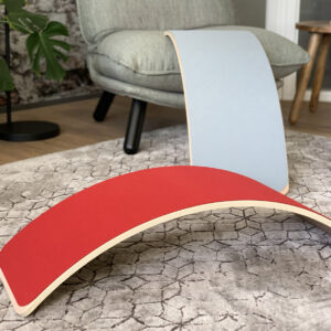 Houten balance board jindl met vilt rood en grijs