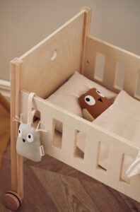 Houten poppenbed Kid's Concept knuffels