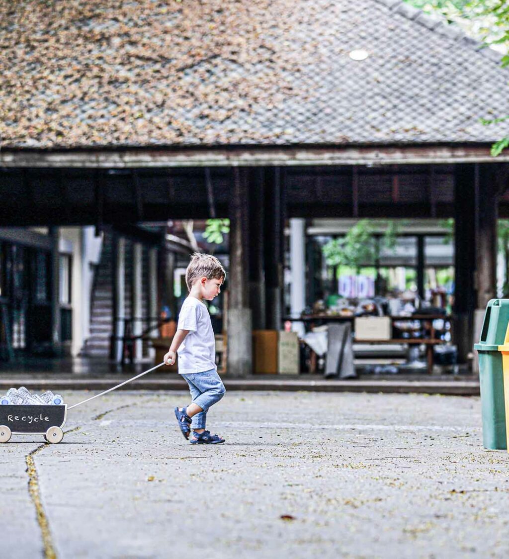 Houten trekwagen PlanToys met krijtbord