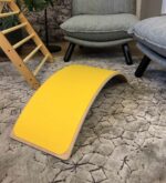 Balance board met vilt geel sfeer
