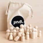 Jindl canvas zakje met deel set houten poppentjes van Jindl