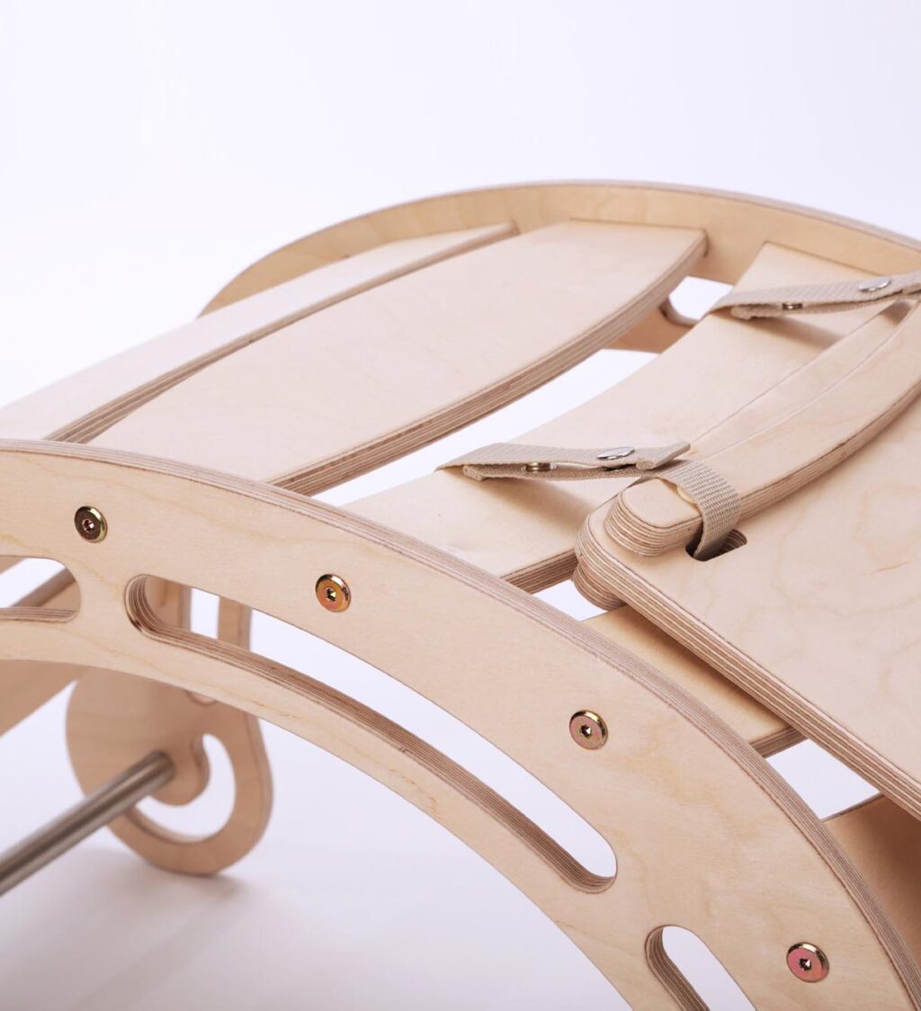 Waldor rocker Jindl detail met glijbaan Waldor rocker Jindl detail met glijbaan