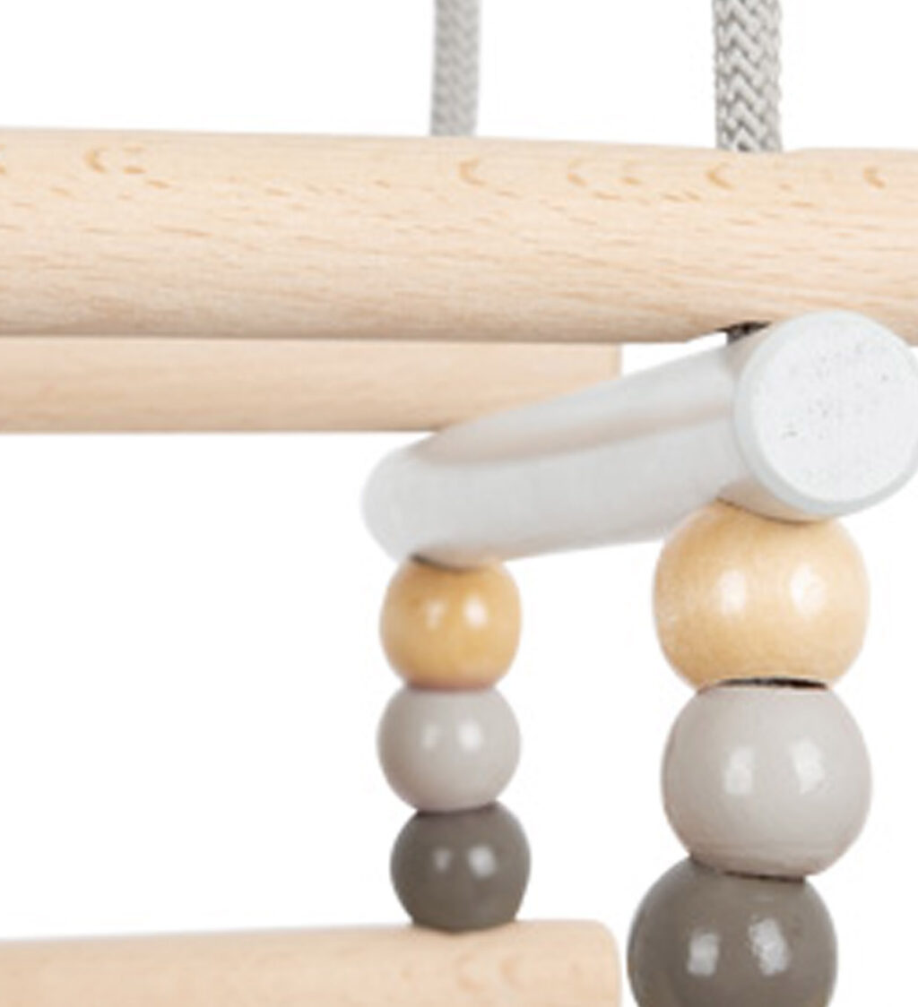 Schommel met kind klassiek detail