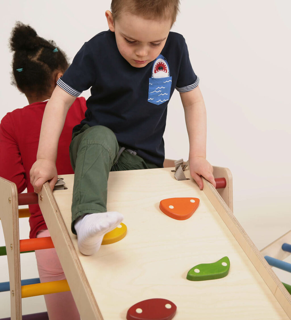 Houten klimrek kinderkamer kleur Houten klimrek kinderkamer kleur