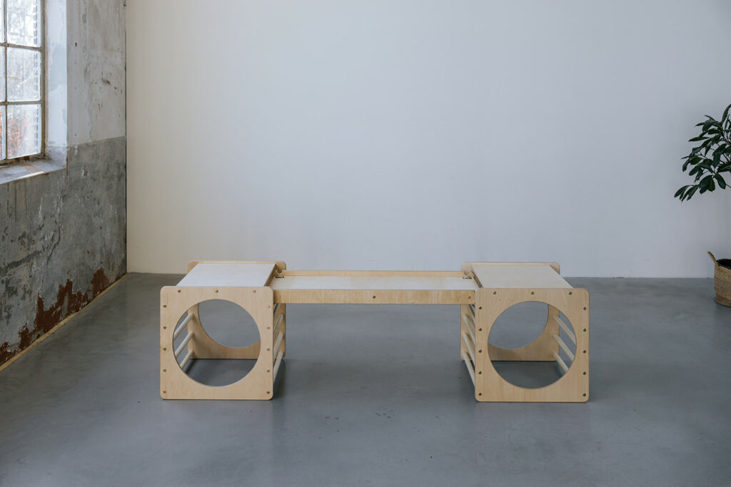Houten klimrek met loopplank Houten klimrek met loopplank