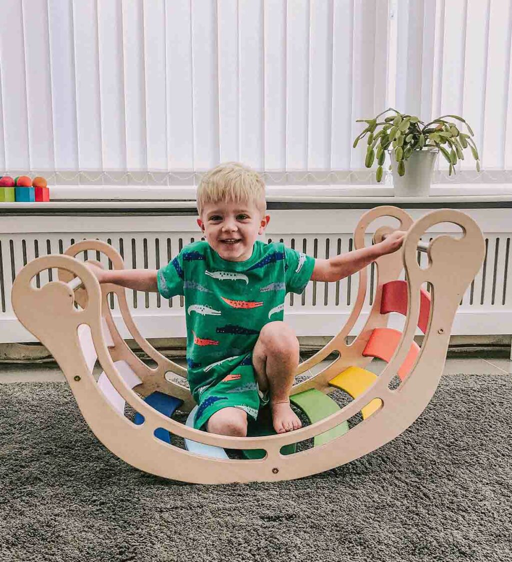 Klimboog-waldorf-rocker-regenboog Klimboog waldorf rocker regenboog