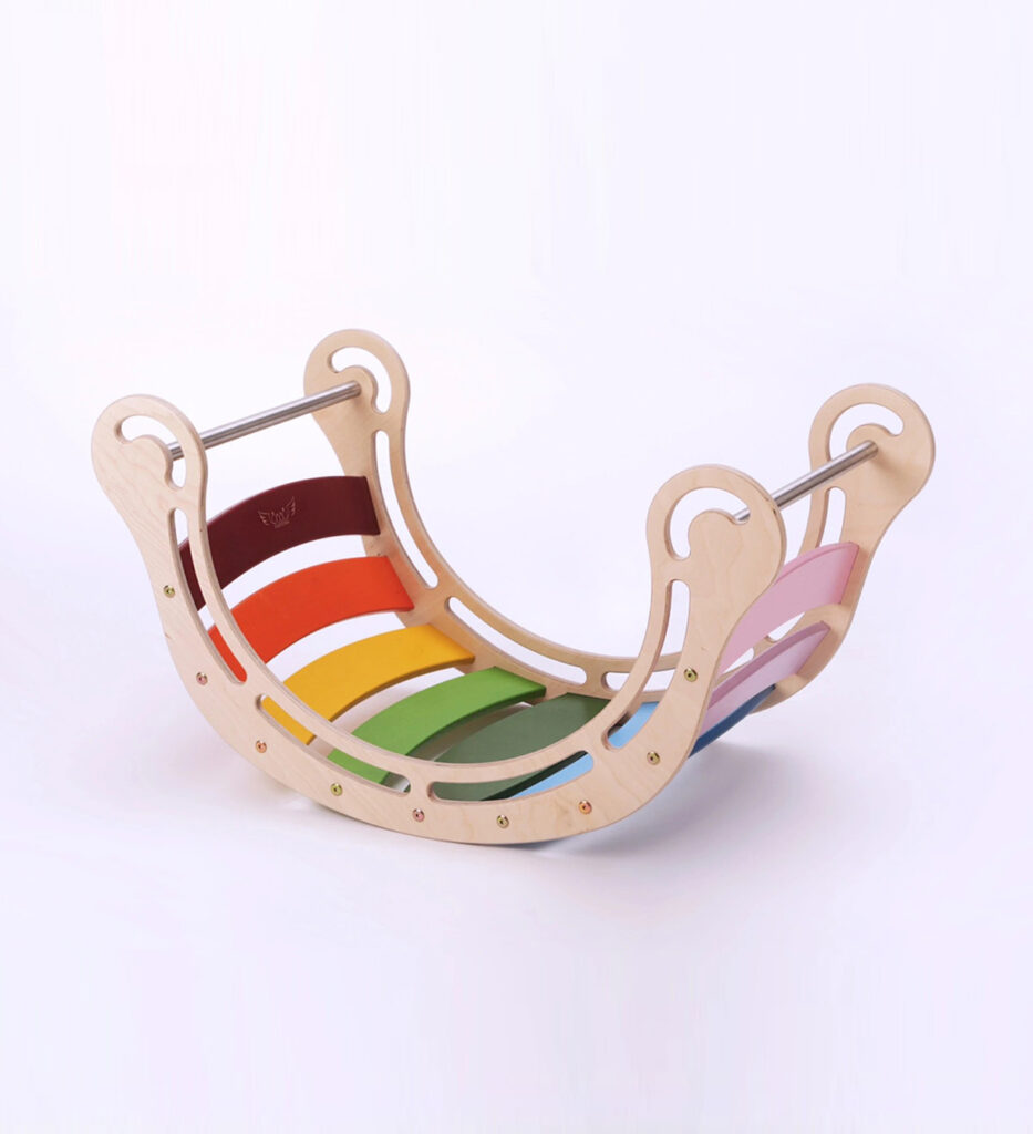 Waldorf rocker klimboog regenboogkleuren