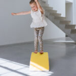 Balance board met vilt geel Jindl