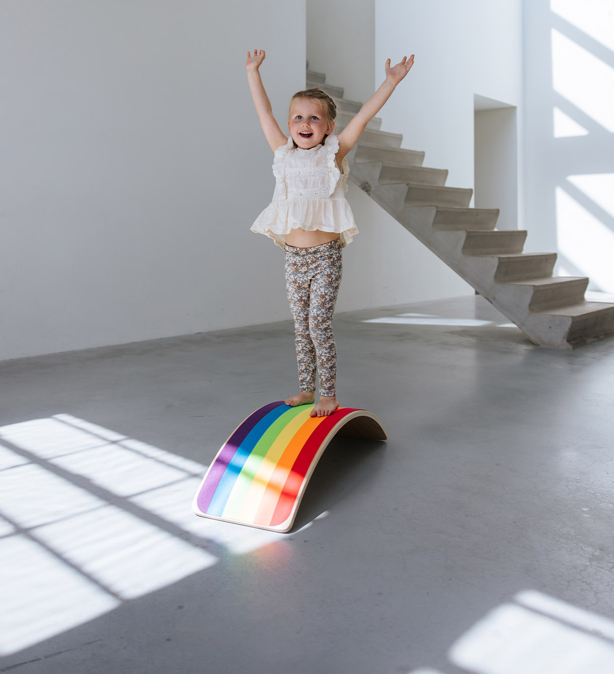 Houten balance board Jindl® met vilt regenboog kleuren