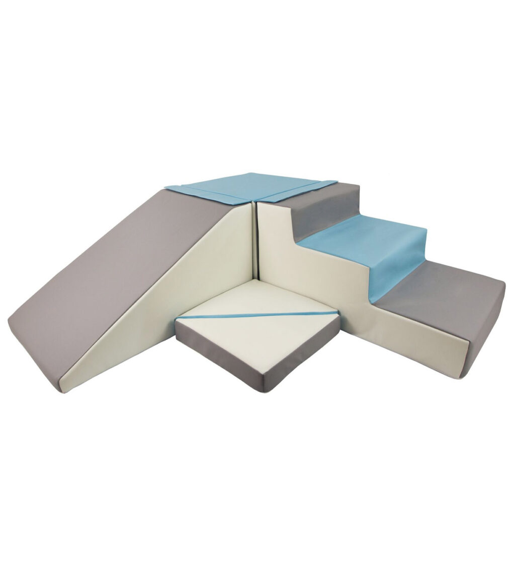 Foamblokken met glijbaan en trap Foamblokken met glijbaan en trap