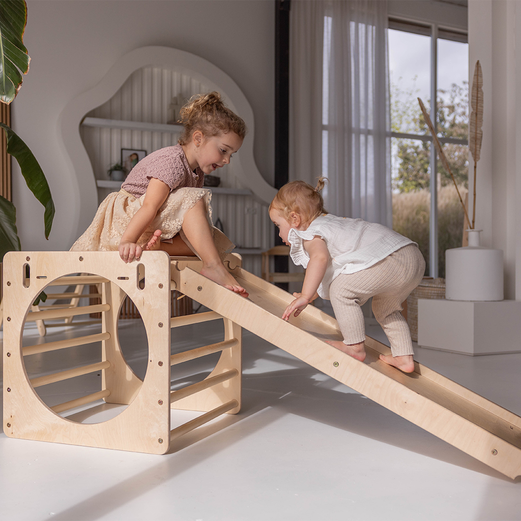 Klimkubus Jindl met glijbaan