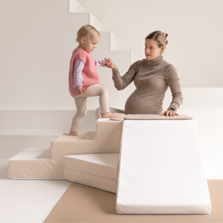 foamblokken trap met glijbaan Jindl wit beige hulp moeder