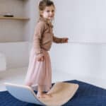 Balance board op speelkleed van Jindl