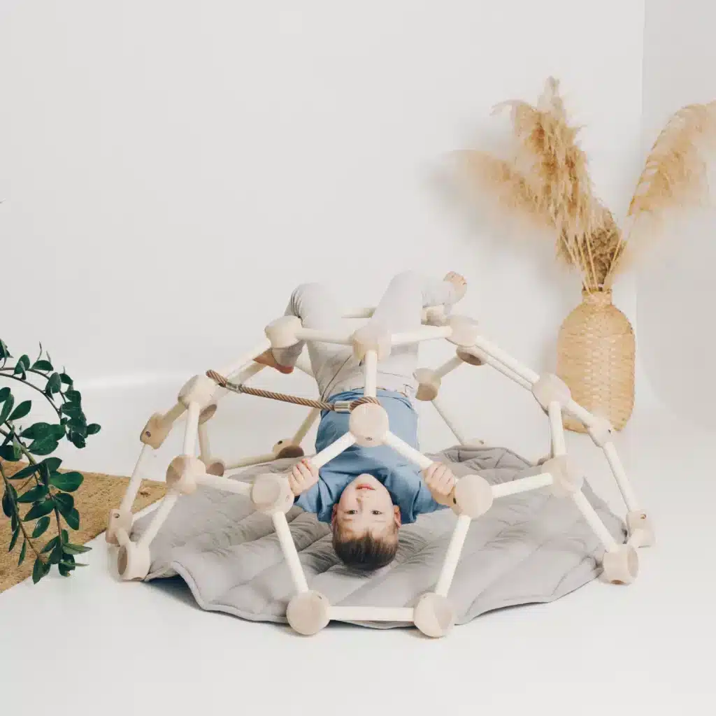 Klimkoepel van hout Jindl