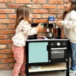 Kinderspeelgoed keuken zwart Small Foot muur