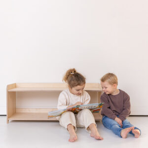 Jindl speelgoedkast laag samen lezen