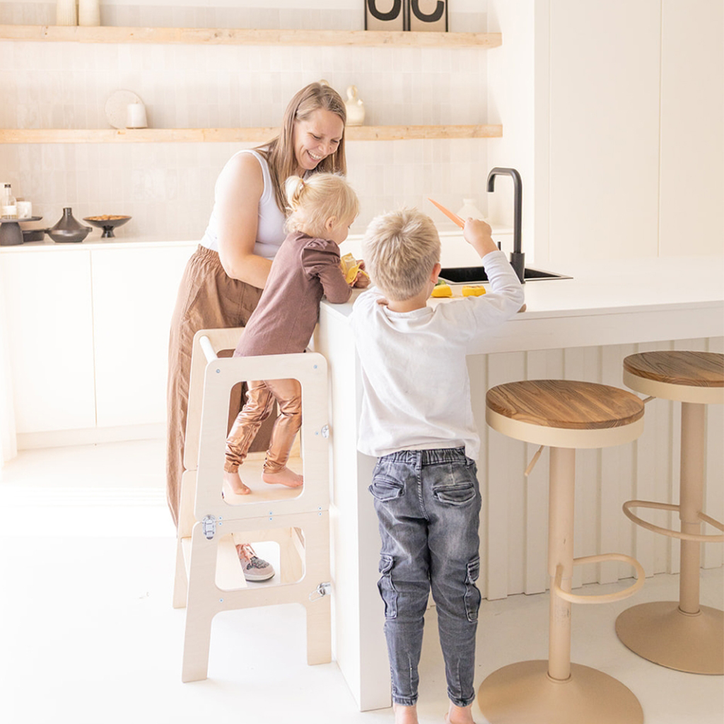 Jindl leertoren houtkleur 2-in-1 samen koken