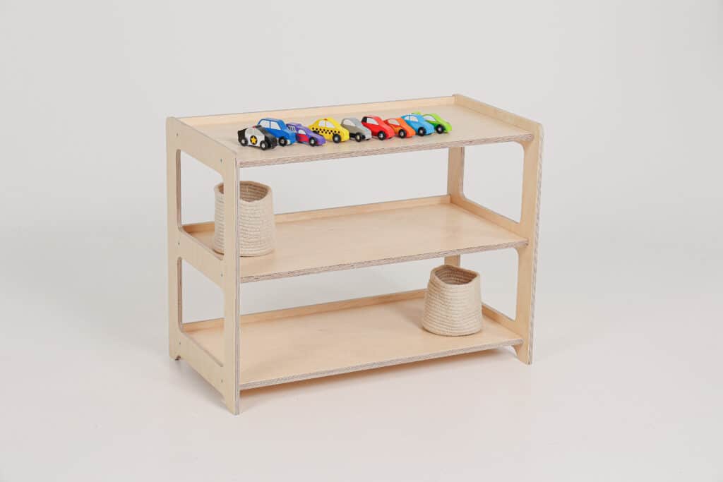 Montessori Jindl met drie schappen Montessori Jindl met drie schappen