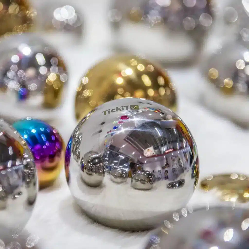 Sensorische reflecterende ballen Tickit zilver detail