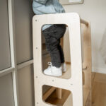 Detail leertoren Jindl houtkleur