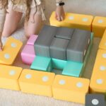 Magneetblokken bouwen kinderen