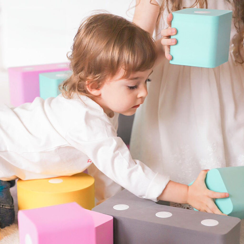 Met magneetblokken spelen Met magneetblokken spelen