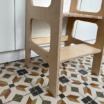 Montessori leertoren Jindl detail houtkleur