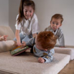 Speelbank | speelmatras Jindl Cord beige detail spelen