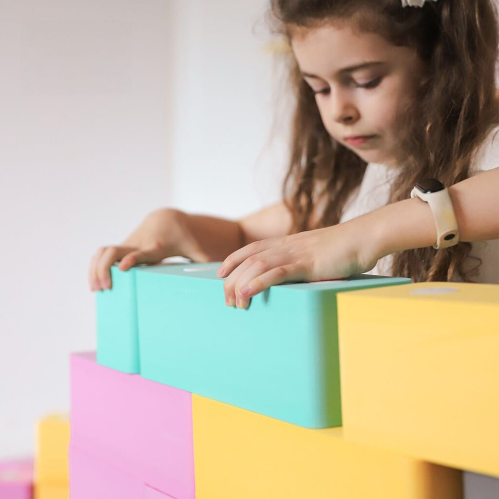 Spelen met grote Magneetblokken Spelen met grote Magneetblokken
