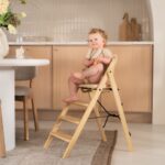 KAOS KLAPP kinderstoel zandkleur met harnas en peuter