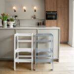 Leertoren Jindl wit en grijs in keuken