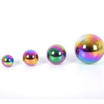 Sensorische ballen Tickit gekleurd op een rij