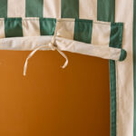 Deurkiosk Kid's Concept groen:wit detail