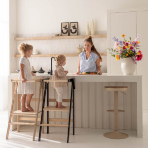 Jindl leertoren inklapbaar en verstelbaar hout en zwart sfeerfoto