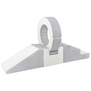 Bouwblokken kruipen door hoepel Jindl