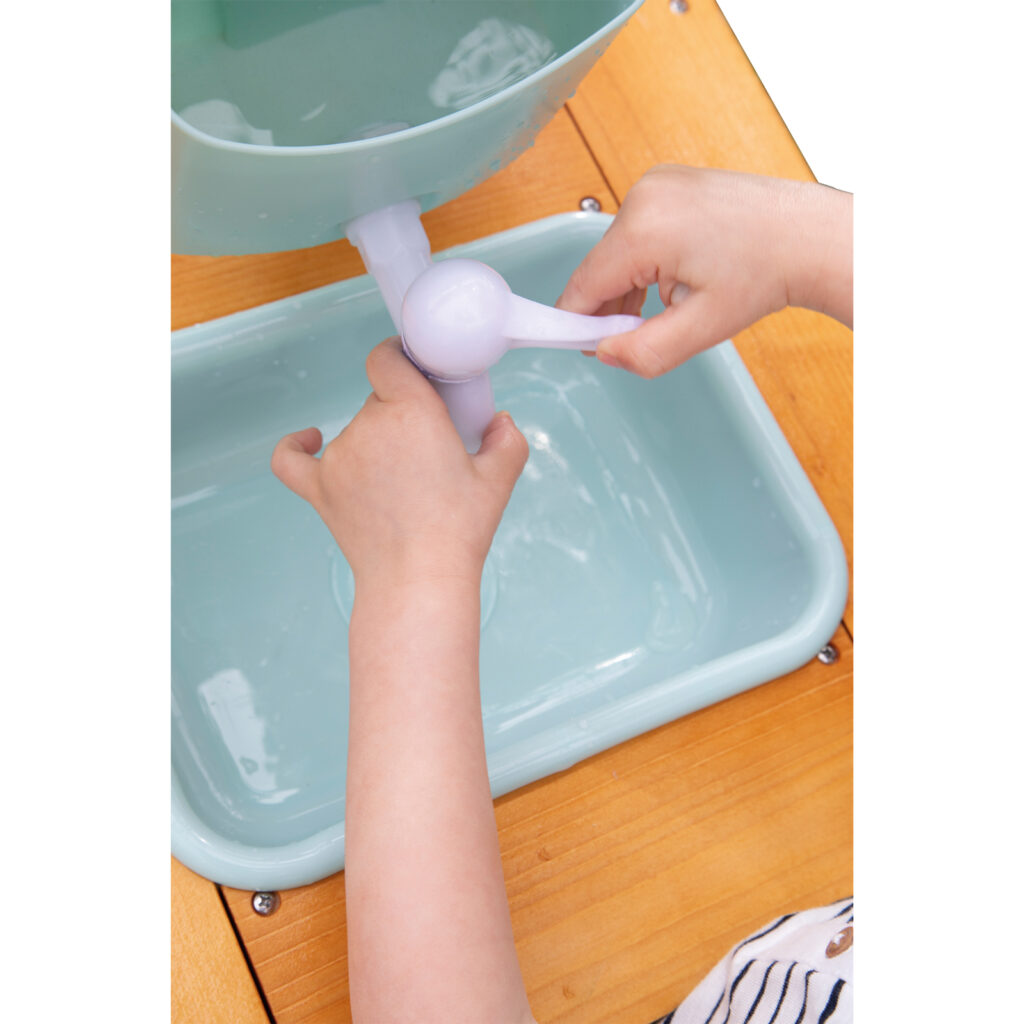 Modderkeuken Janod detail kraan Modderkeuken Janod detail kraan