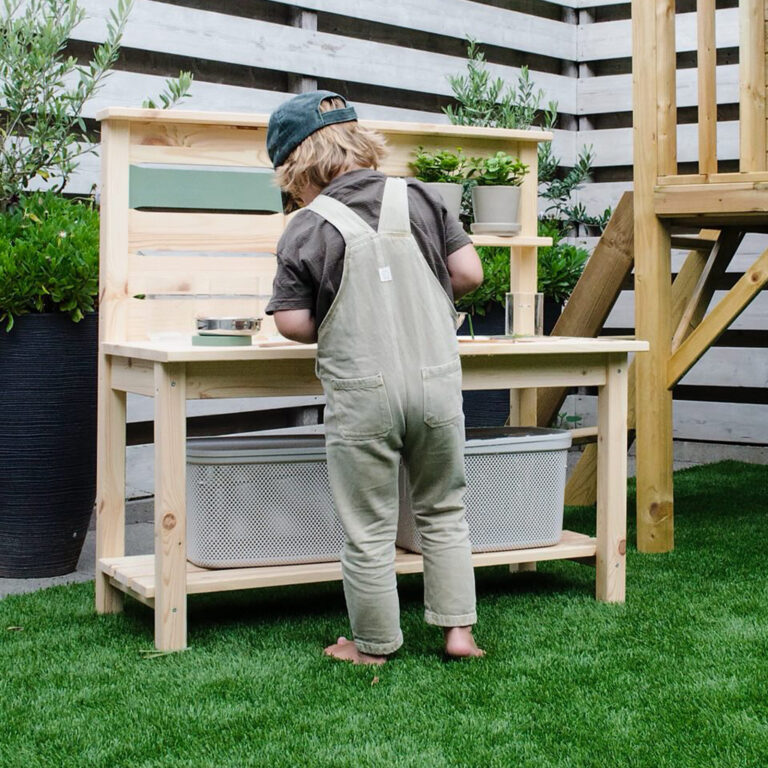Jindl modderkeuken robuust sfeer in tuin