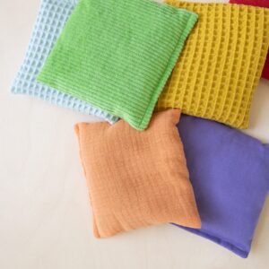 Pittenzakjes op kruipheuvel