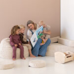 Jindl hoekbank cord beige met z'n allen