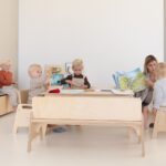 Kinderstoel kinderbank en kindertafel Jindl