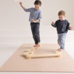 Balansbalk Jindl op speelmat puzzelmat oud roze set van 8