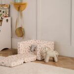 Kinderstoel opvouwbaar Kids Concept met stippen uitgeklapt