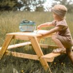 Picknicktafel Smallfoot spelend meisje
