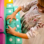 TUKI-bouwen-met-rubberen-blokken