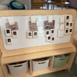 Houten speelgoedkast met whiteboard Jindl®, naturel - Image 4
