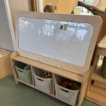 Houten speelgoedkast met whiteboard Jindl®, naturel - Image 3