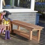 Twee bankjes voor kinderen