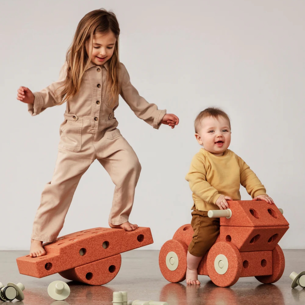 Spielen mit dem MODU Dreamer Kit Burnt Orange / Dusty Green
