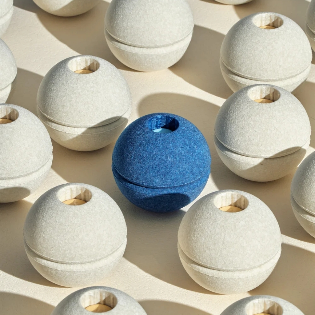 Foam Ball Deep blue - Sky blue en Sand grey - Honey Yellow ballen Foam Ball Deep blue - Sky blue en Sand grey - Honey Yellow ballen